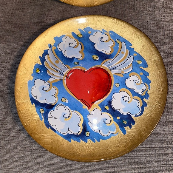 Pair of GUC No Chips Cracks Reverse Painted Flying Heart Round Glass Dish Plate - Picture 3 of 7